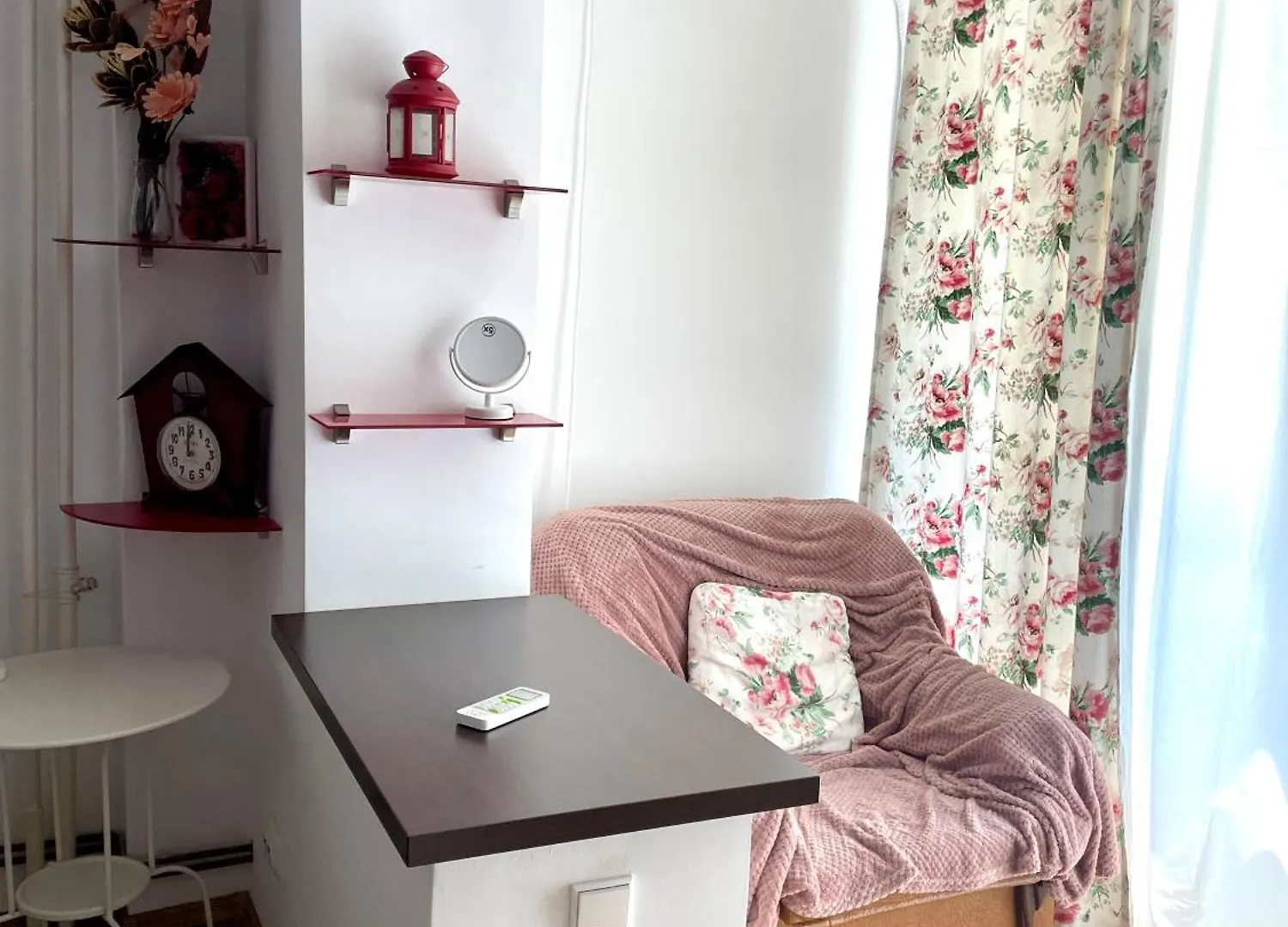 David Apartment Otopeni 0*,  România