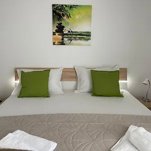 Relaxing Bucharest Airport Residences & Therme-self Check-in Отопени